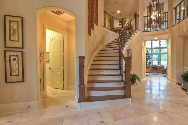 چرا طراحی دکوراسیون راه پله از اهمیت بالایی برخوردار می‌باشد؟