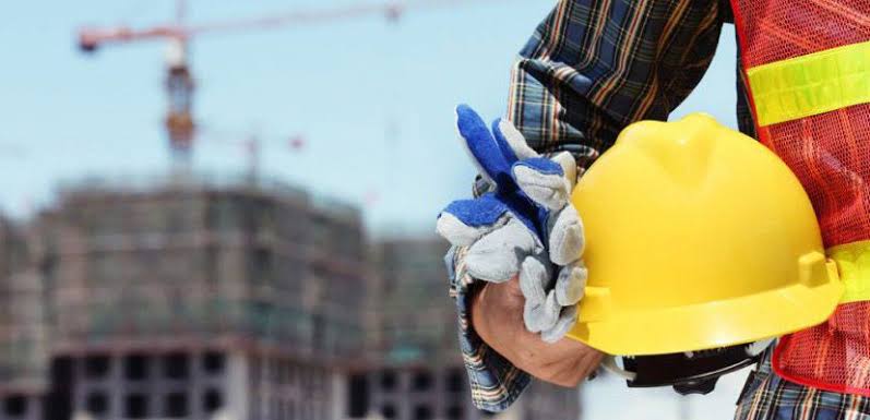 چالش‌های مدیریت نیروی انسانی در کارگاه‌های ساختمانی در رشت